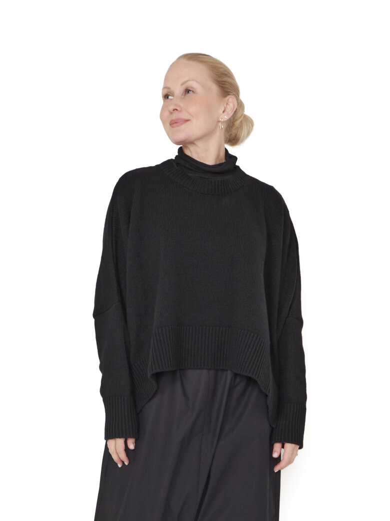 Sort Aarhus - Knitted wool blouse with cotton underlayer