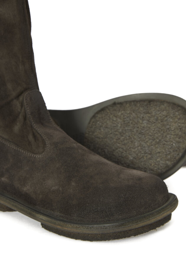 Lofina - Long boot with zip and leather/rubber sole