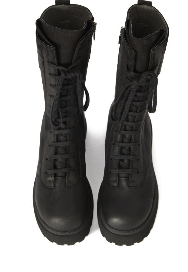Lofina - Mid-length boot with zip and laces