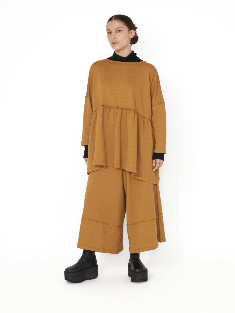 Sort Aarhus - Oversize bluse med peplum