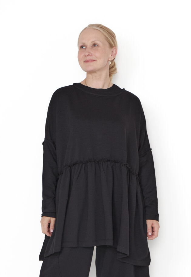 Sort Aarhus - Oversize bluse med peplum Sort Aarhus - Oversize bluse med peplum