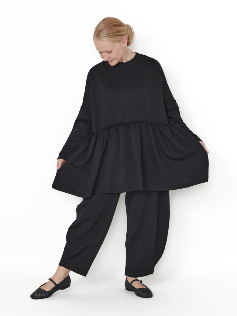 Sort Aarhus - Oversize bluse med peplum