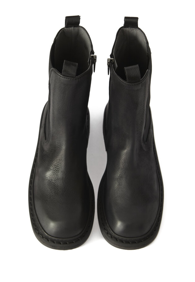Lofina - Boot with zip and leather sole