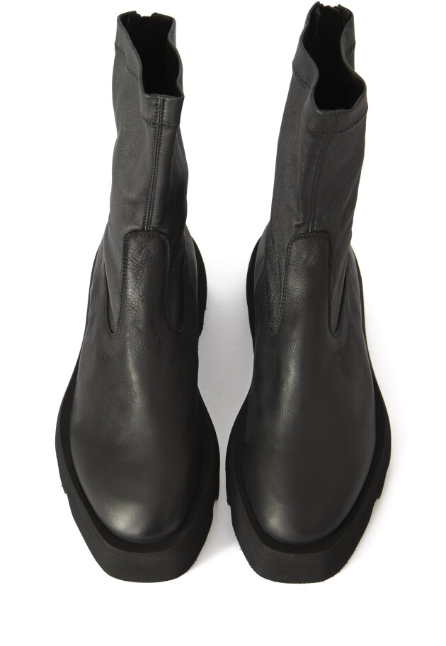 Lofina - Boot with stretch leather and a zip