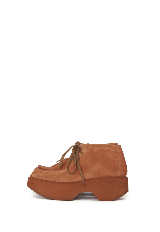 Lofina - Suede shoe with laces