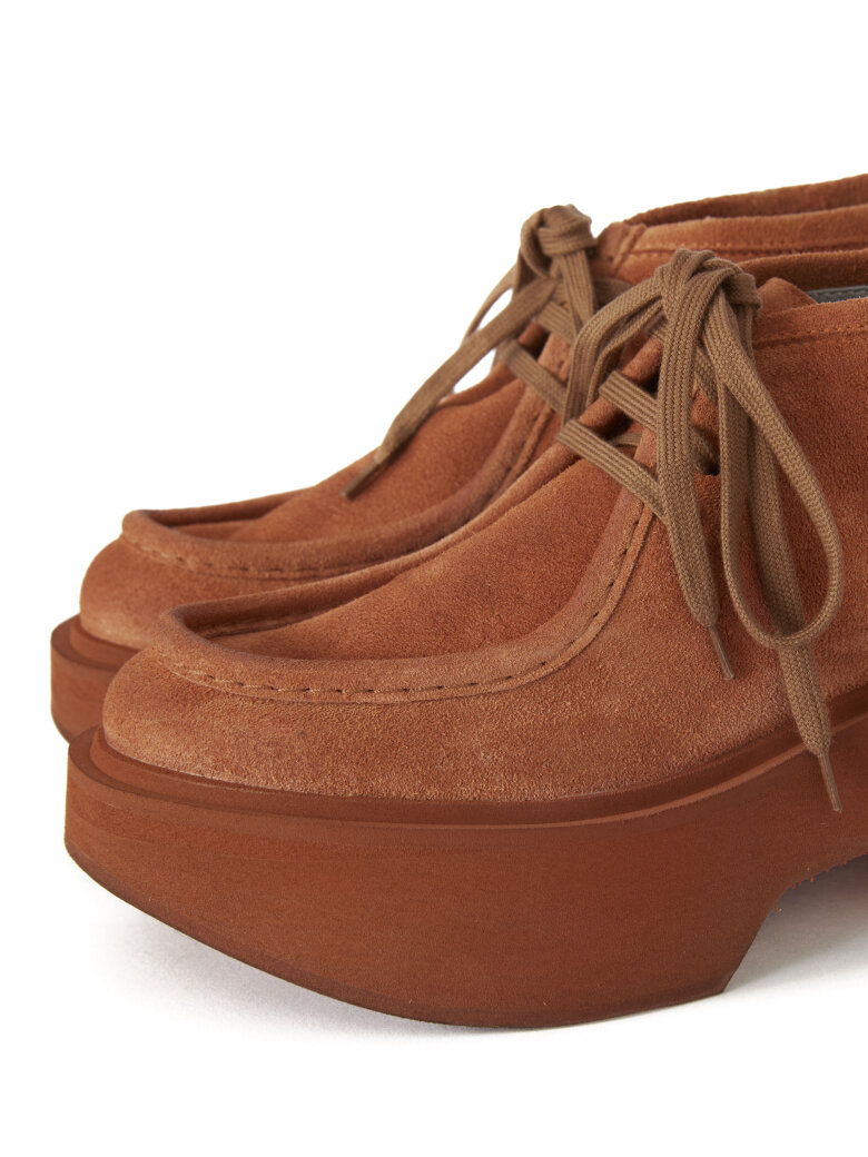 Lofina - Suede shoe with laces