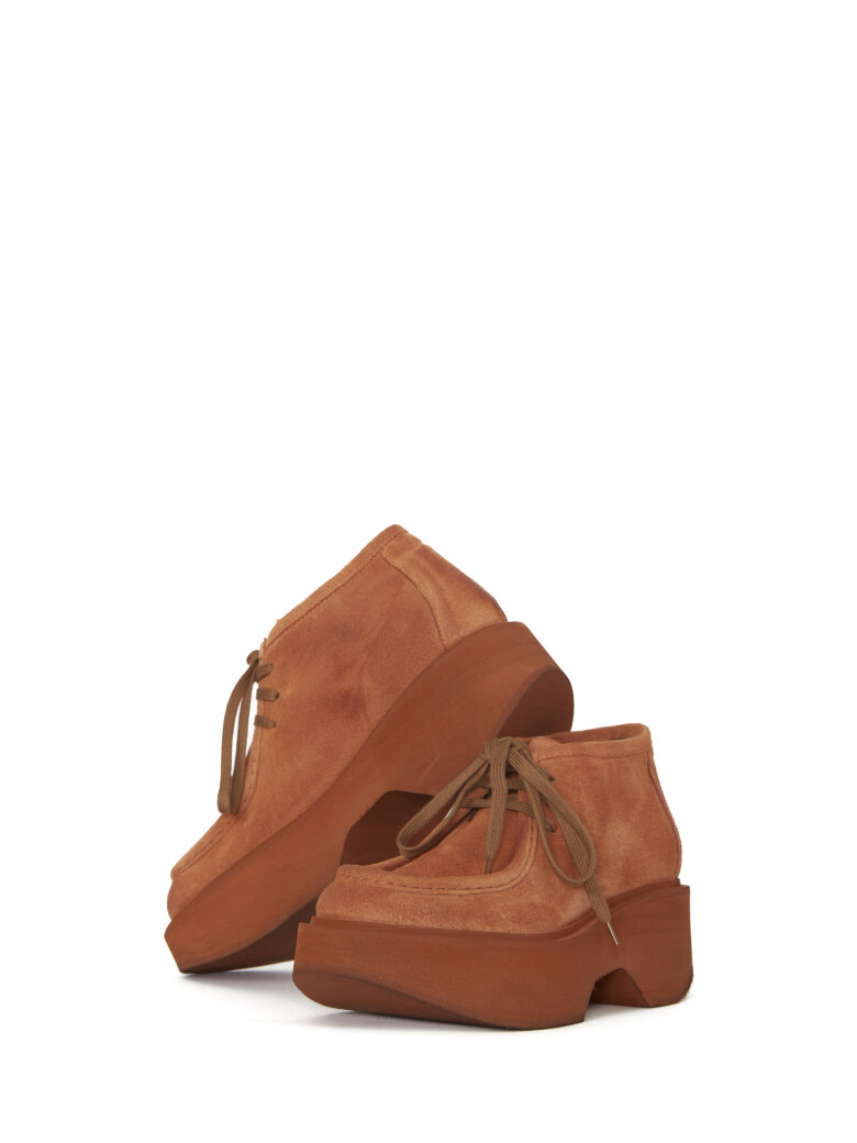 Lofina - Suede shoe with laces