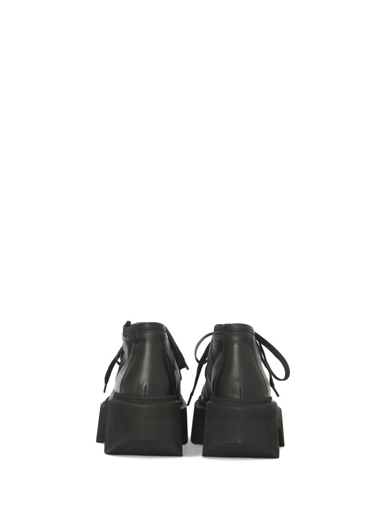 Lofina - Shoe with laces