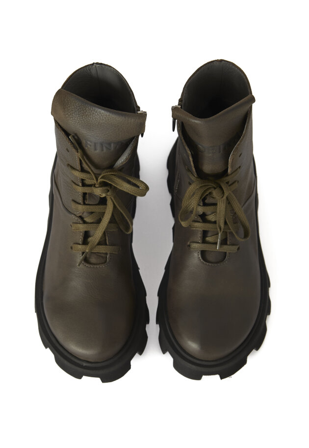Lofina - Boot with laces and zip