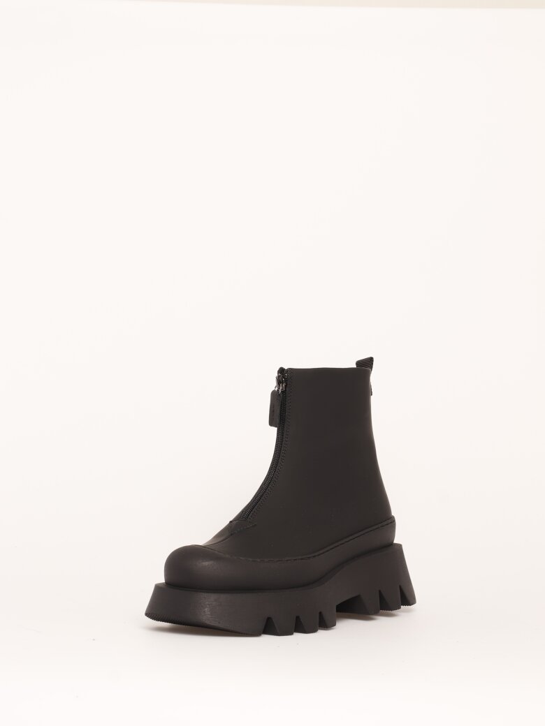 Sample boot